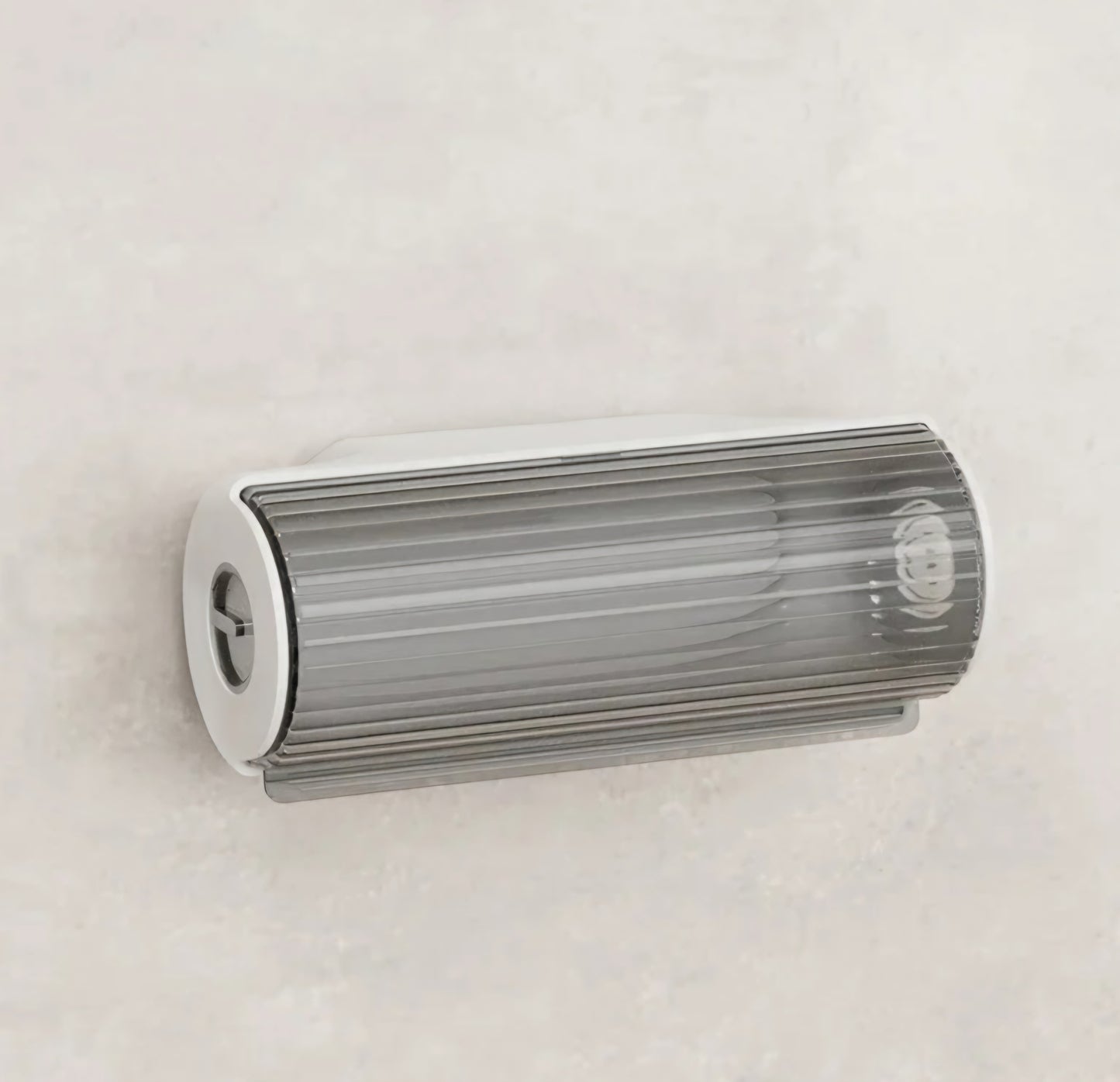 Compact bag dispenser for kitchen bins