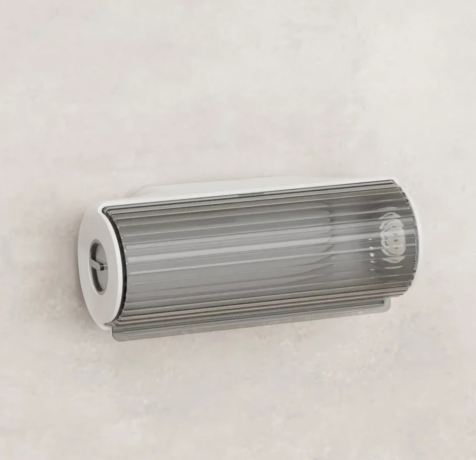 Compact bag dispenser for kitchen bins